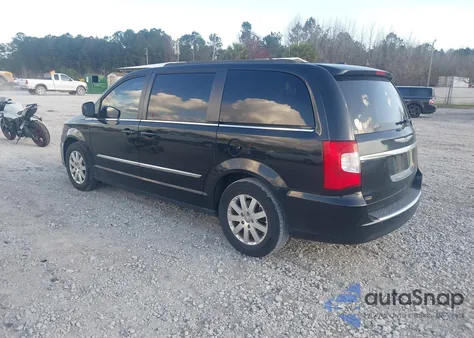 2016 Chrysler Town & Country Touring z USA, uszkodzony, nr VIN 2C4RC1BG3GR246619